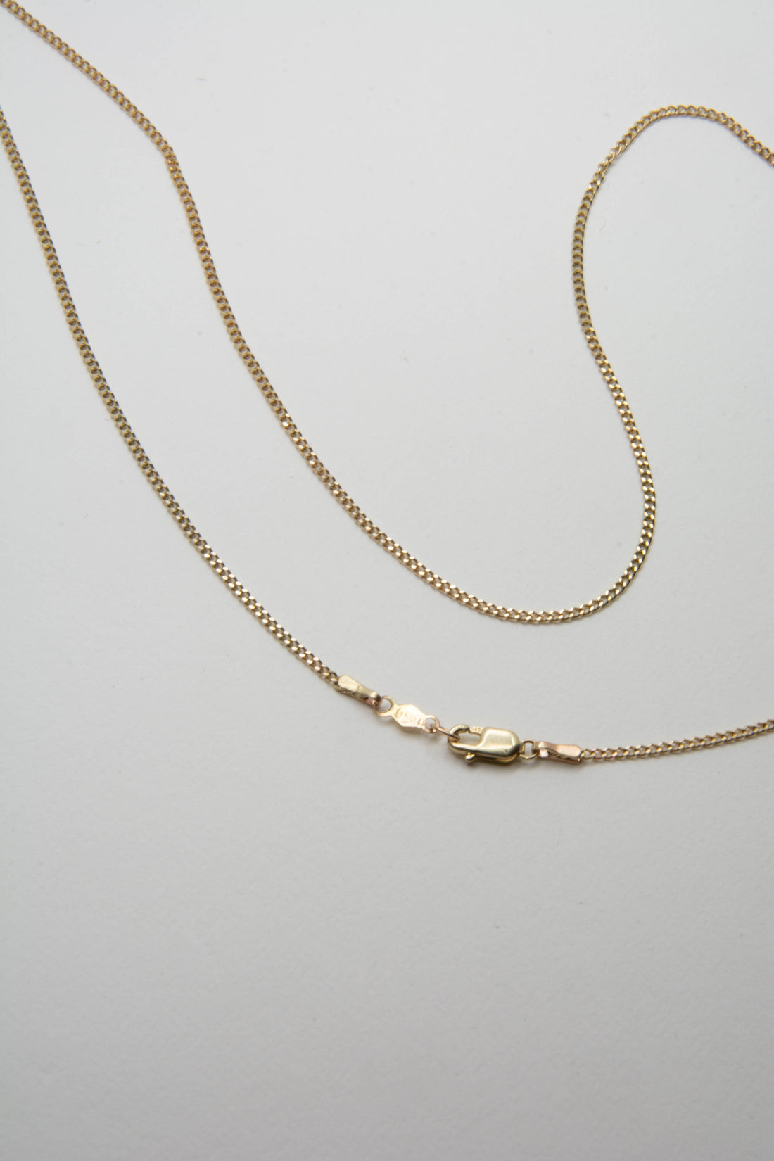 How to choose a solid 14k curbed chain necklace or bracelet.