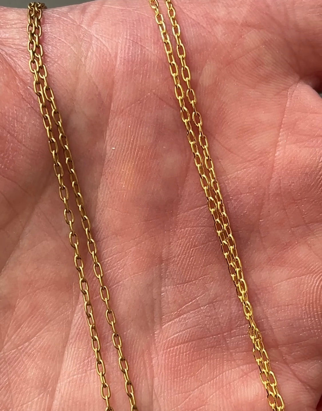 Solid Gold vs Gold Plated Jewelry – What’s the Difference?